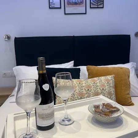 Ikarus Rhodes Center Apartmán *